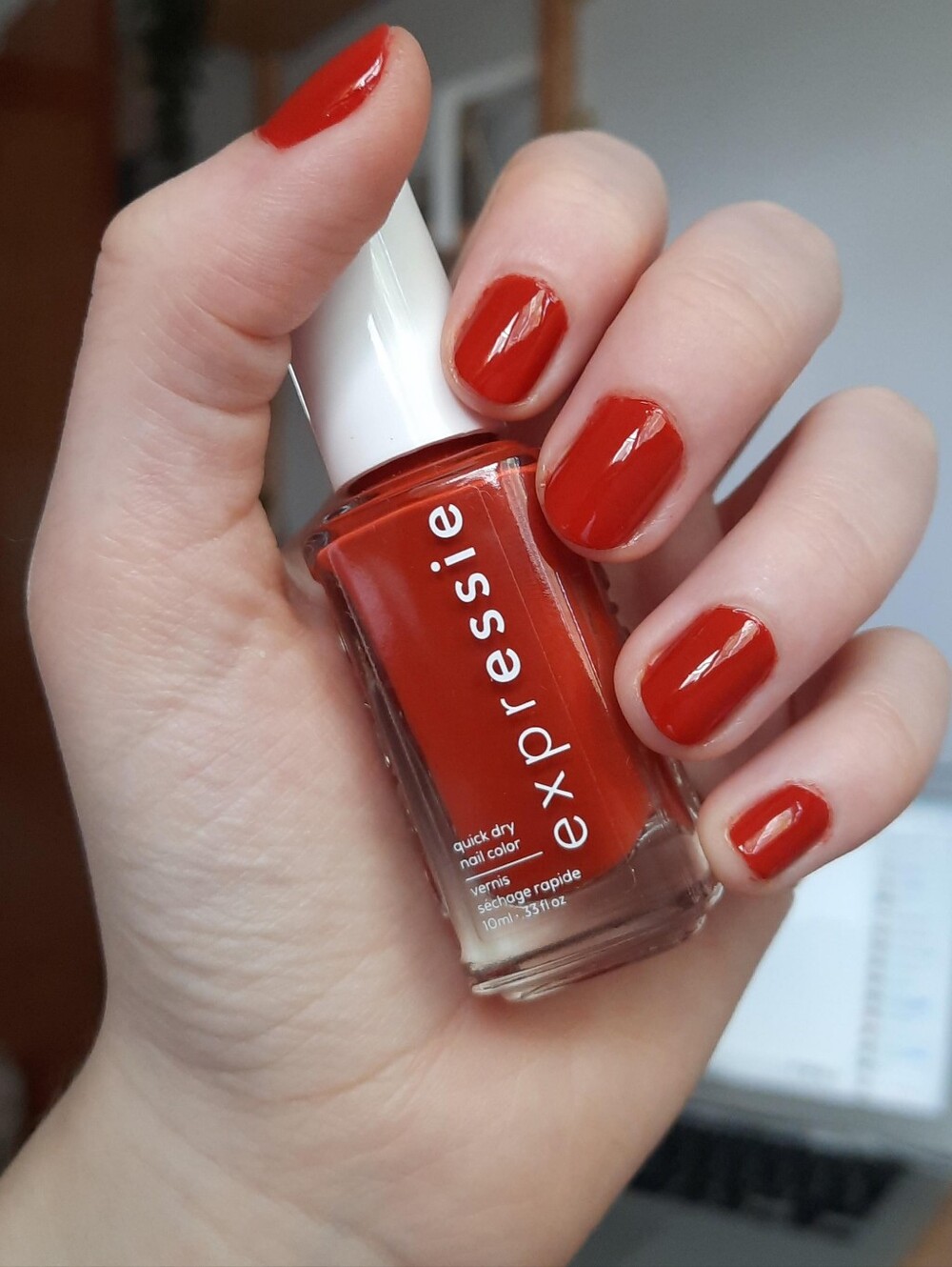 NWT ESSIE EXPRESSIE QUICK-DRY COLOR: BOLT AND BE BOLD!
